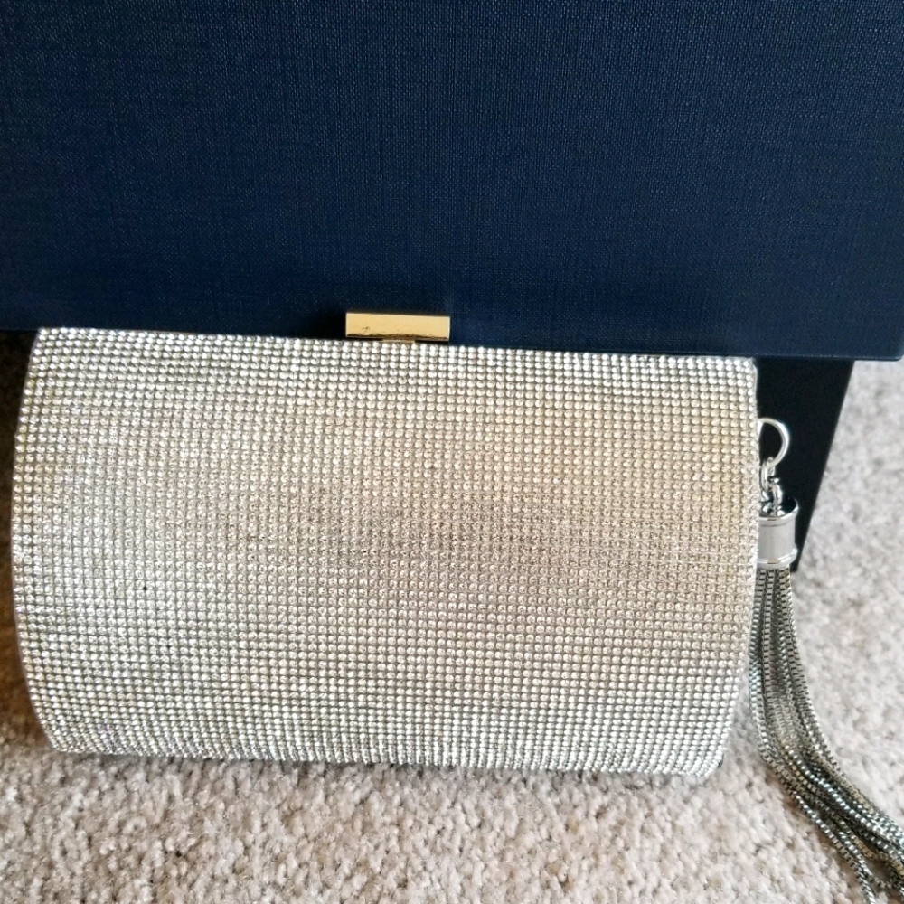 Silver nightout clutch